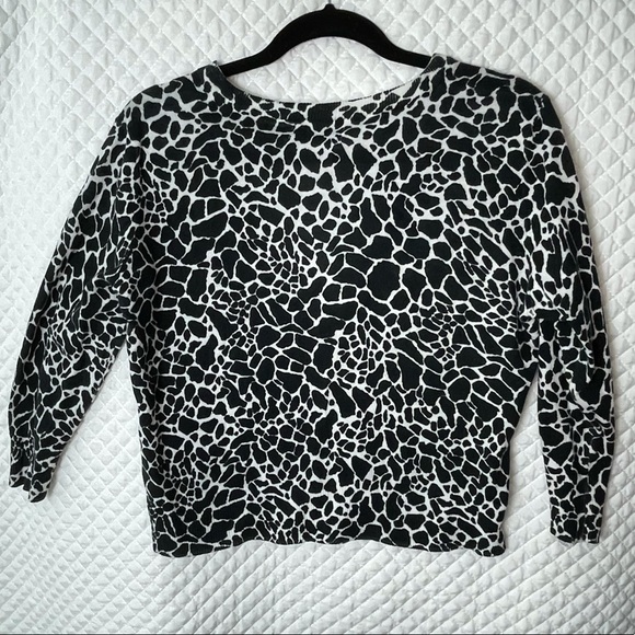 Jones New York B&W Giraffe print 1-button cardigan. Size Med. - Picture 2 of 9